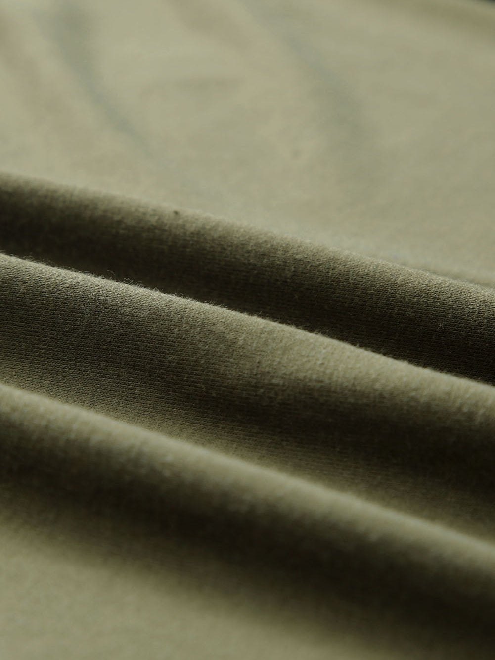 Emerald V-Neck Maxi Dress with Rolled Cuffs for Curvy Women