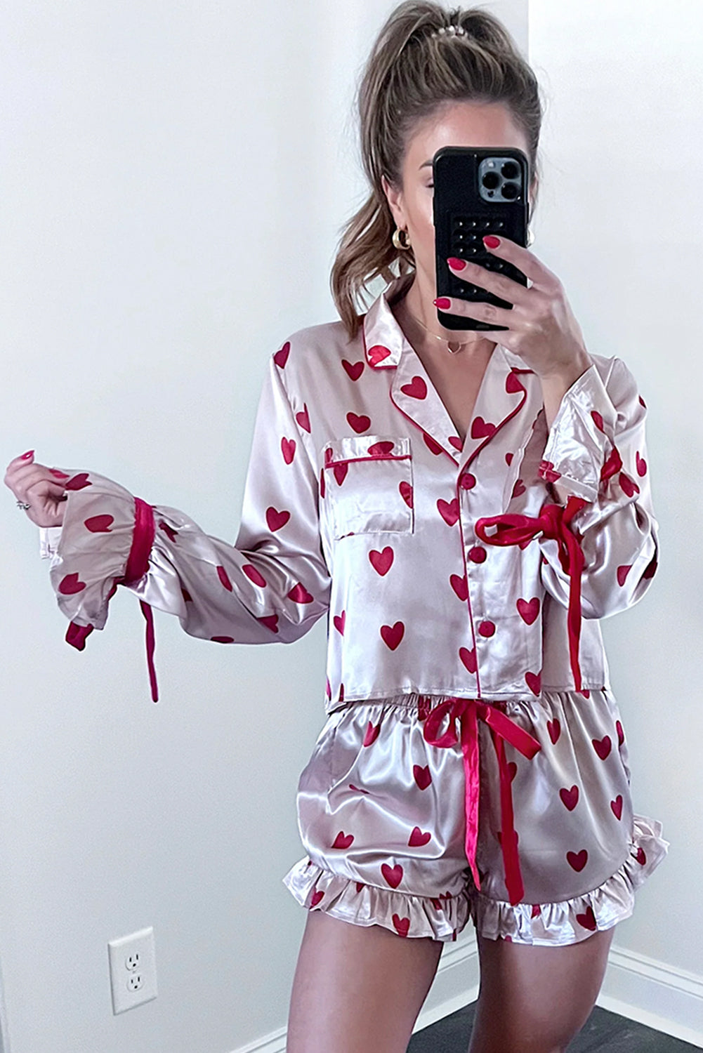 Pink Contrast Ribbon Tie Heart Print Silky Long Sleeve Ruffled Shorts Pjama Set