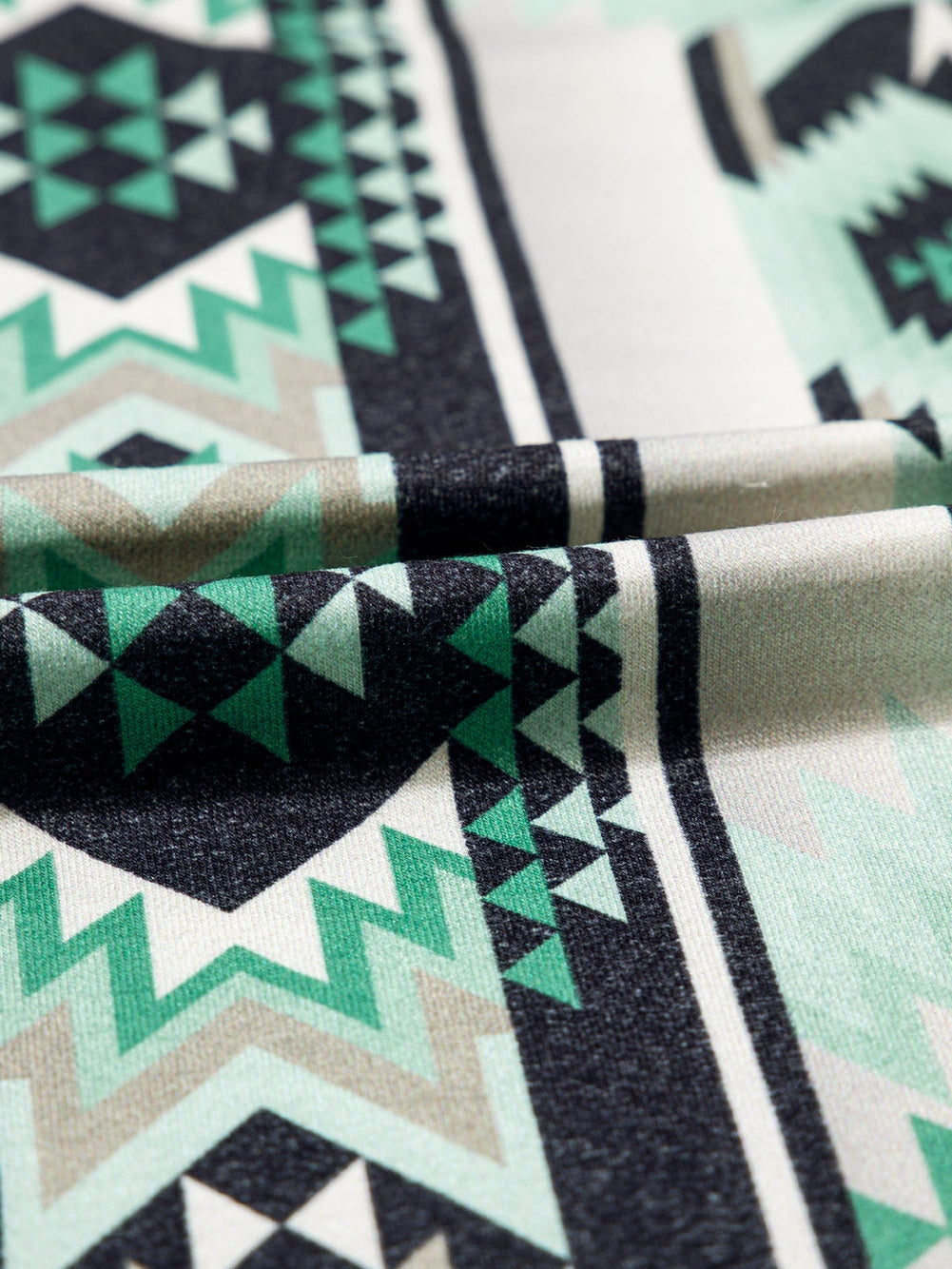 Green Geometric Retro Print Plus Size Tee