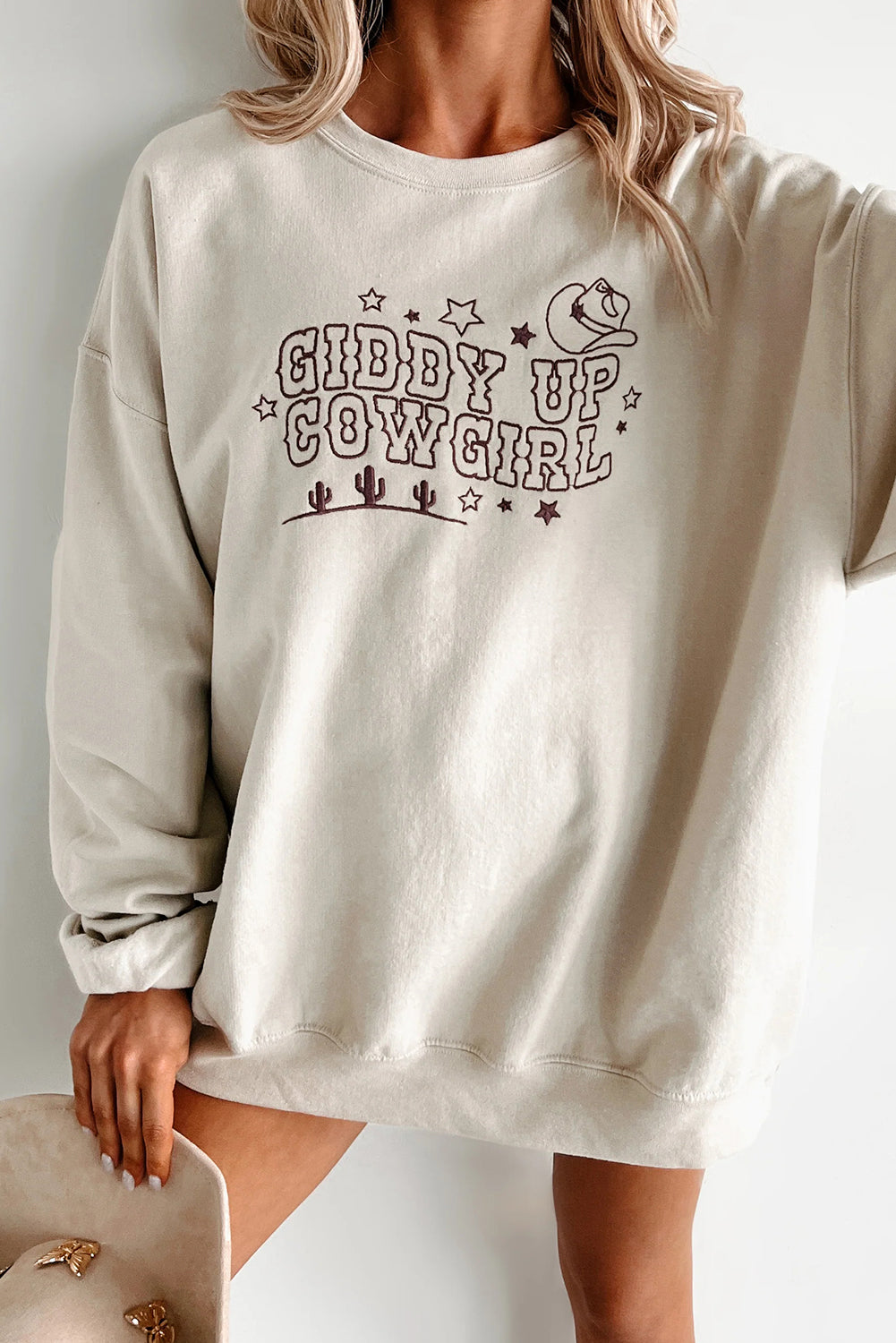 White GIDDY UP COWGIRL Embroidered Graphic Oversize Sweatshirt
