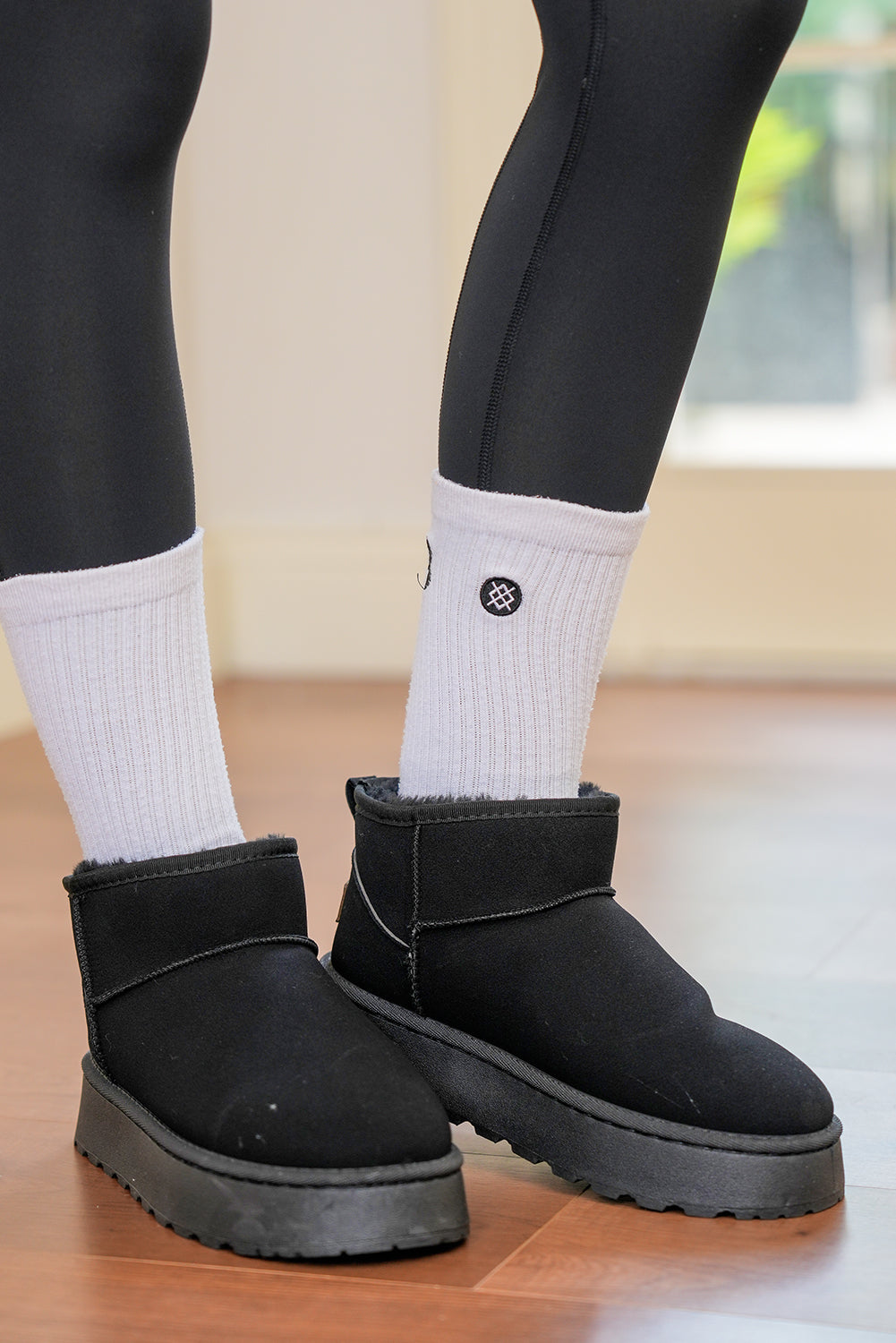 Black Faux Fur Lined Suede Ankle Snow Boots