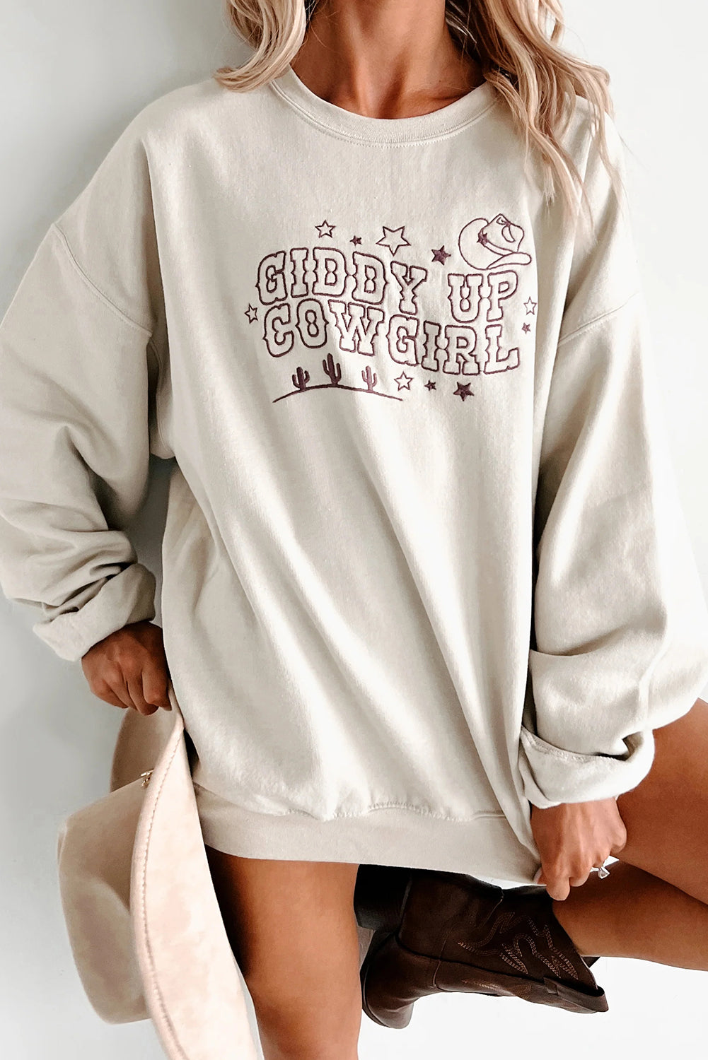 White GIDDY UP COWGIRL Embroidered Graphic Oversize Sweatshirt