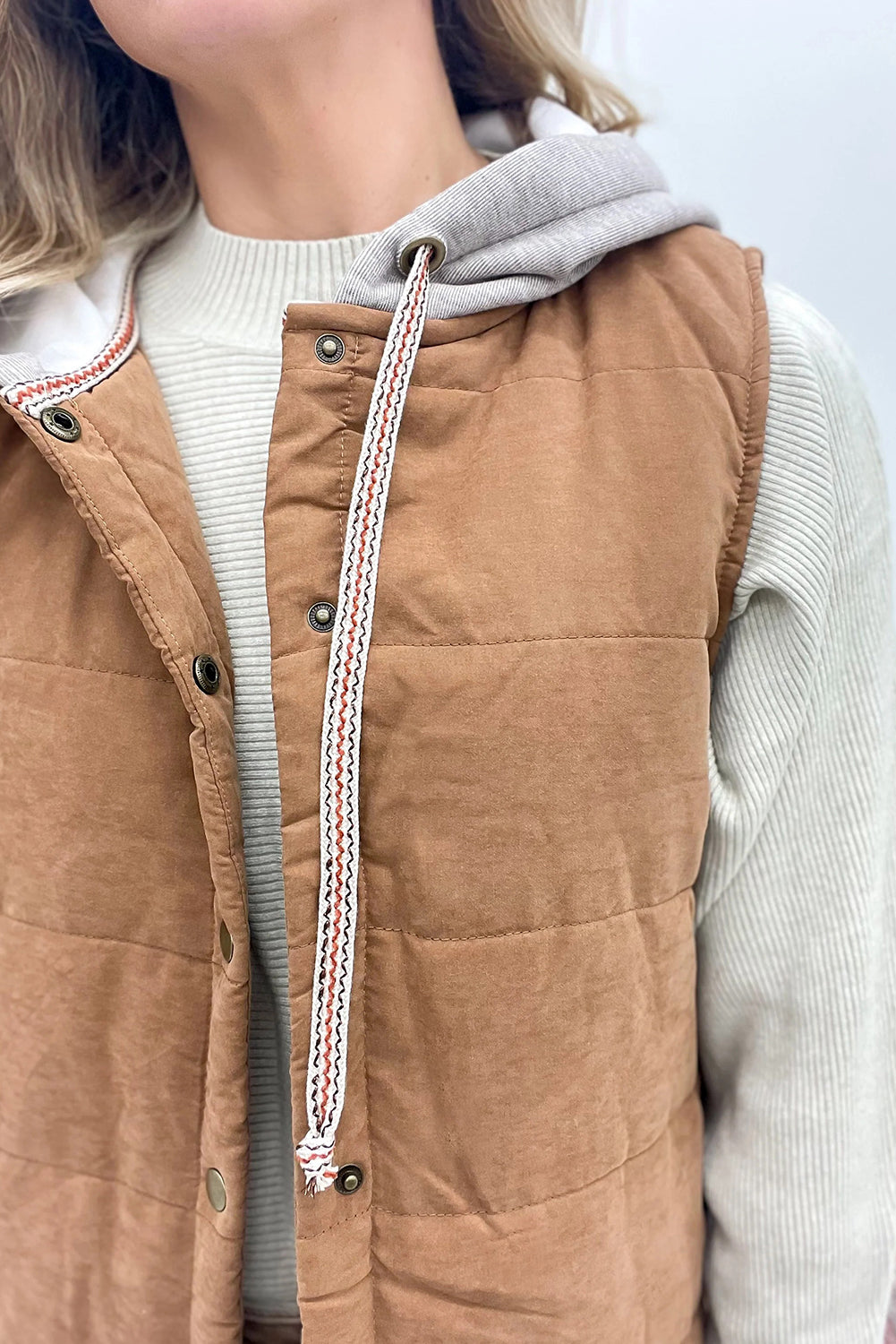 Buckskin Quilted Texture Color Block Hooded Patchwork Snap Button Vest