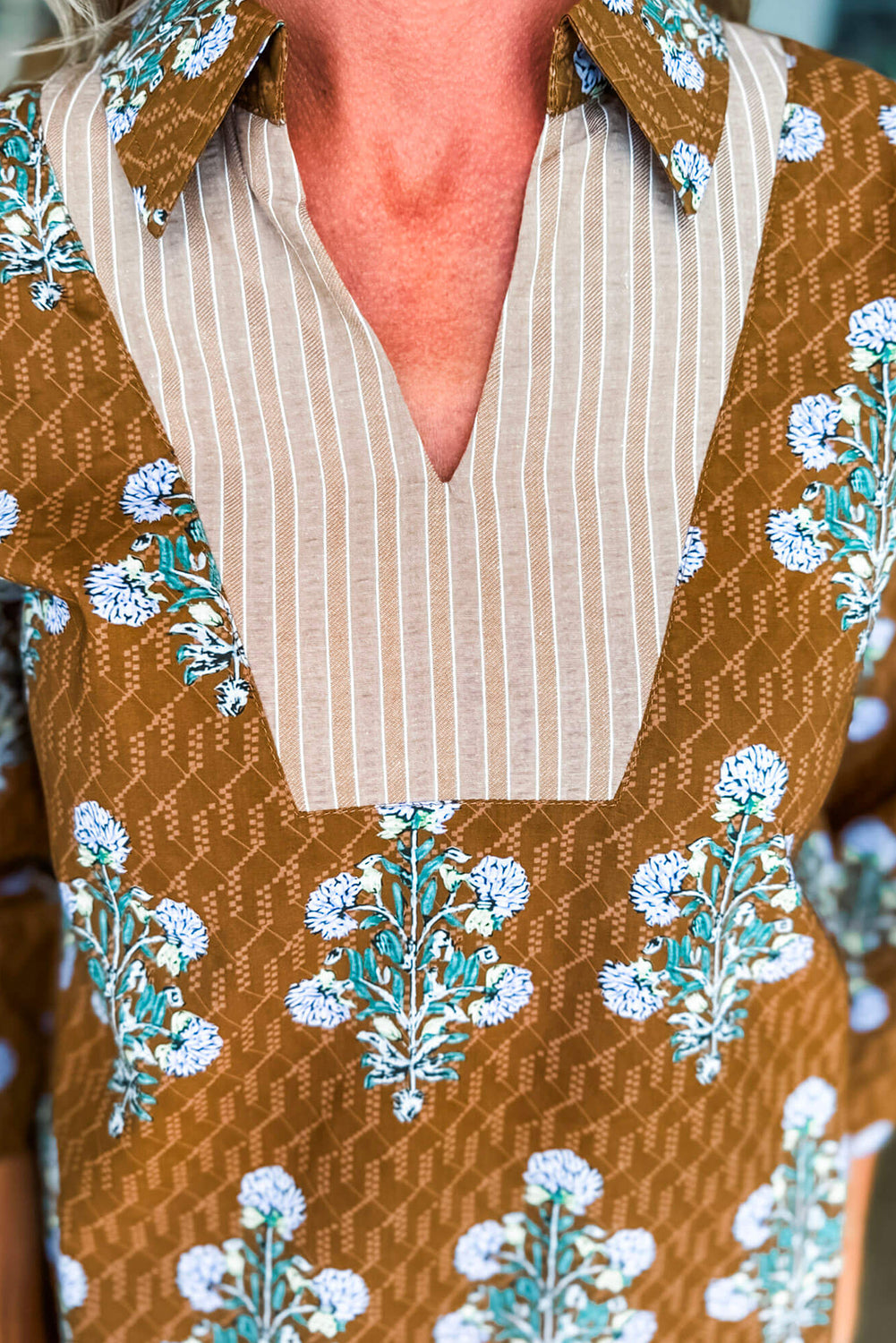 Brown Floral Print 3/4 Sleeve Contrast V Neck Patchwork Blouse