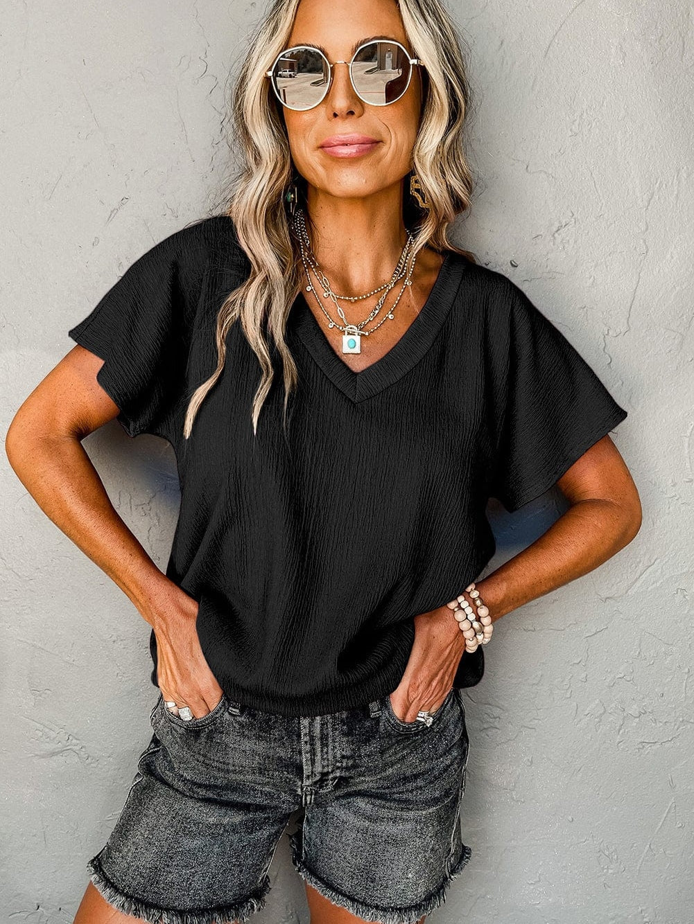 Black Crinkled V Neck Wide Sleeve Tee-Shirt with Breathable Fabric