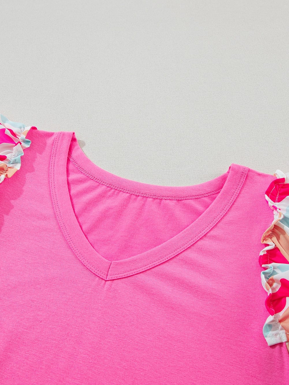 Bonbon Abstract Print Ruffle Sleeve V-Neck T-shirt