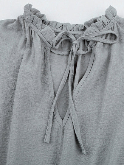 Stylish Pleated V-Neck Dress with Belt and Short Sleeves