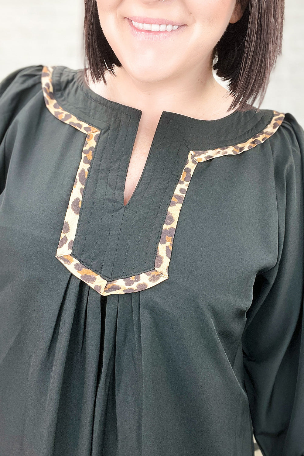 Black Plus Size Notched Neck Leopard Trim Flounce Long Sleeve Shift Dress