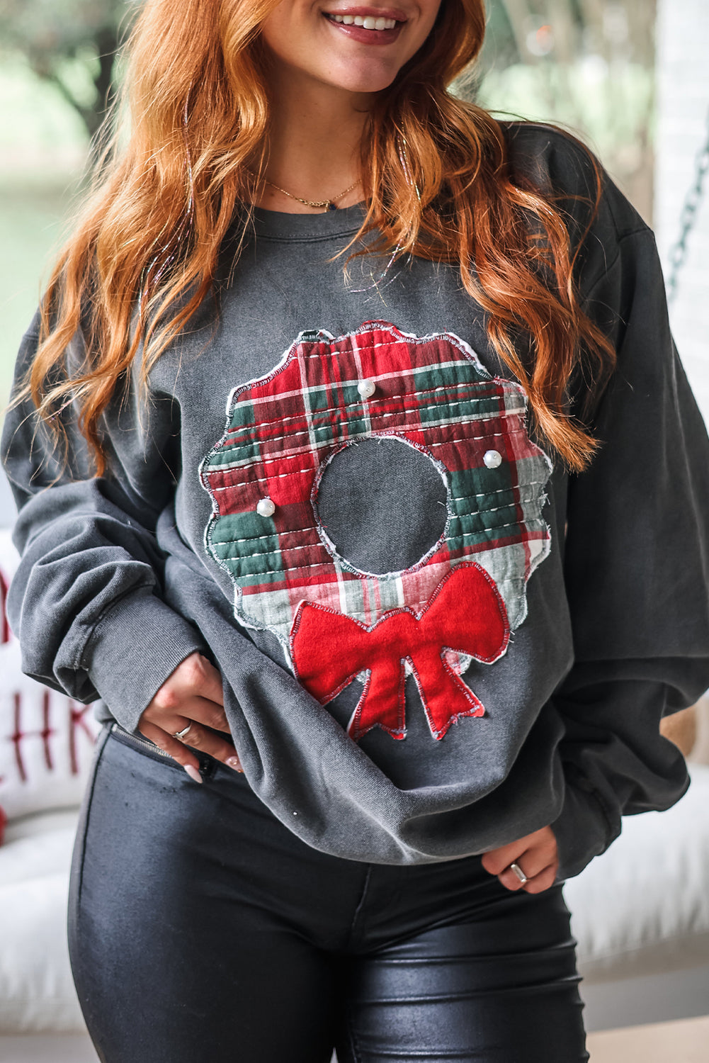Medium Grey Pearl Bow Embellished Christmas Wreath Baggy Sweashirt