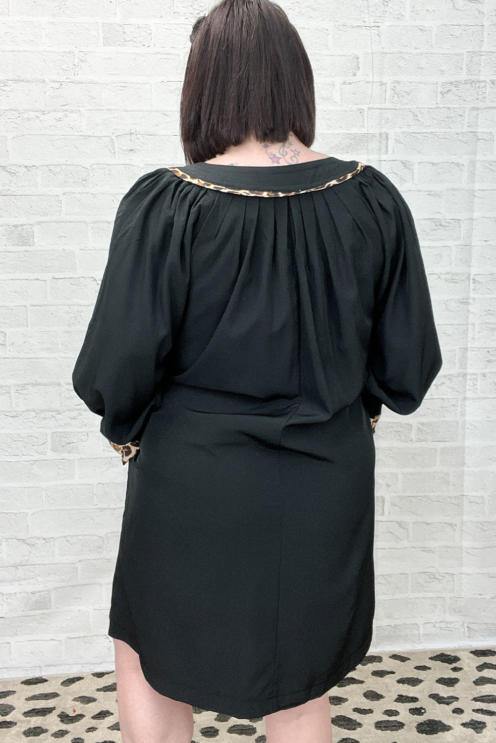 Black Plus Size Notched Neck Leopard Trim Flounce Long Sleeve Shift Dress