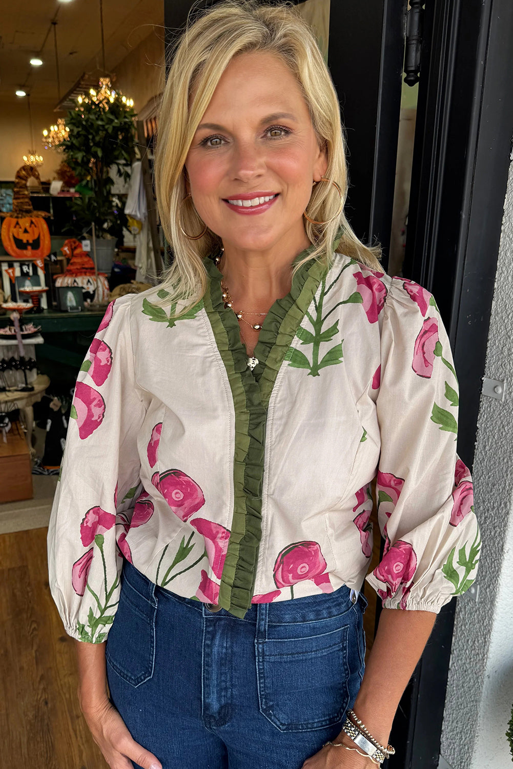 Beige Contrast Frilled Neckline Floral Bracelet Sleeve Blouse