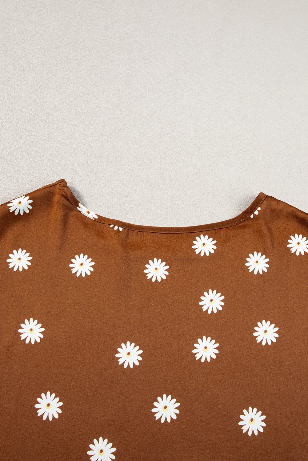Chestnut Daisy Pattern Short Sleeve Blouse