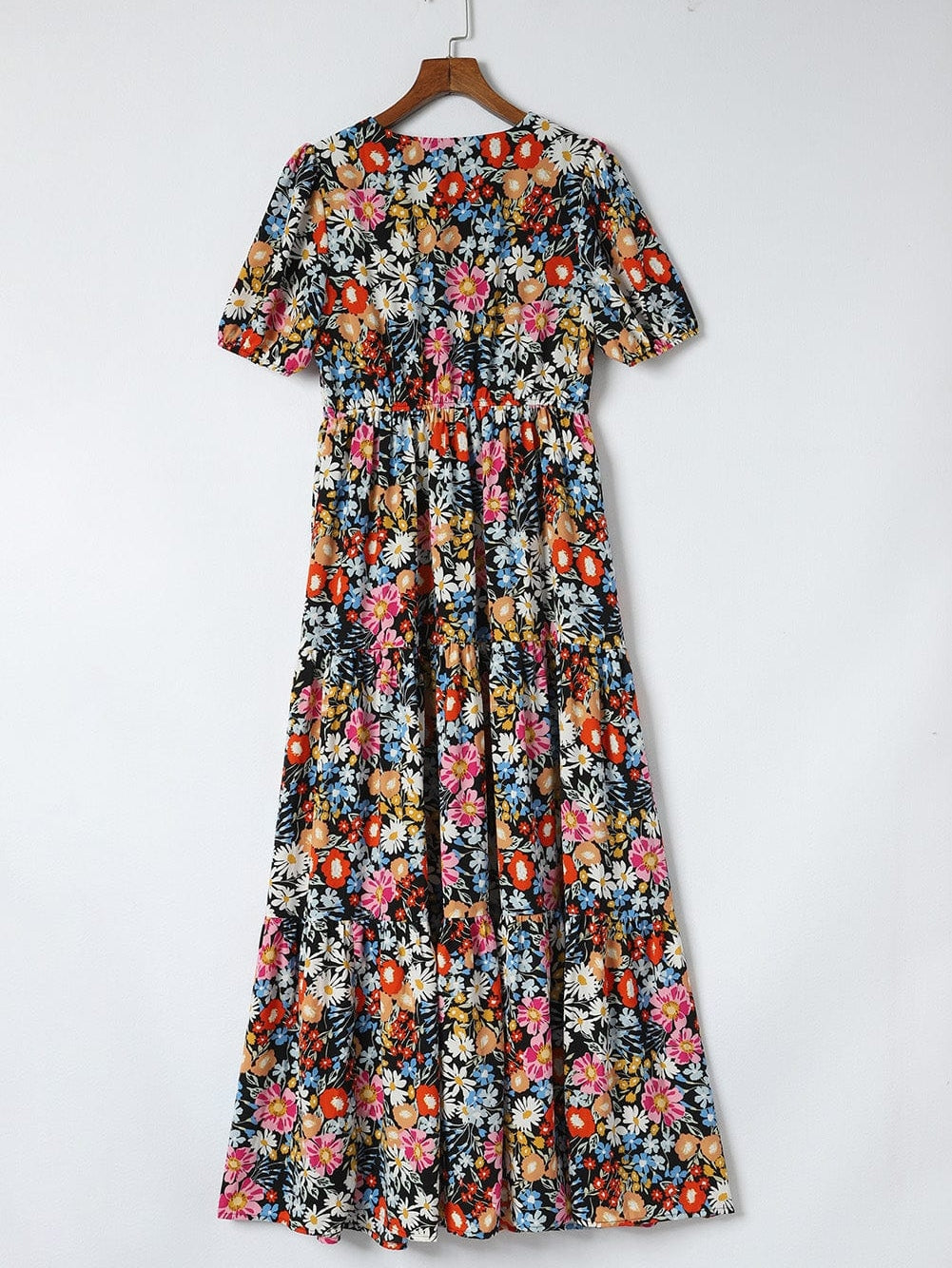 Chic Black Floral Tiered Maxi Dress with Short Sleeves