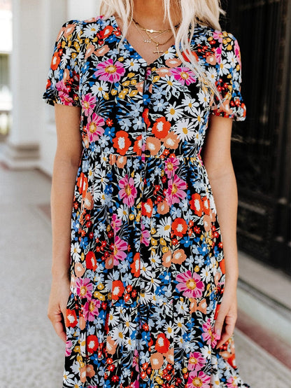 Chic Black Floral Tiered Maxi Dress with Short Sleeves