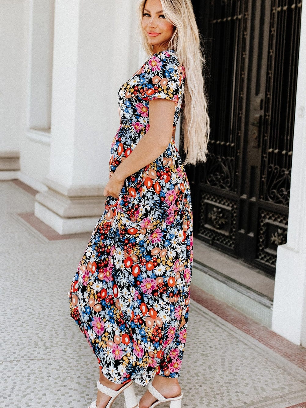 Chic Black Floral Tiered Maxi Dress with Short Sleeves