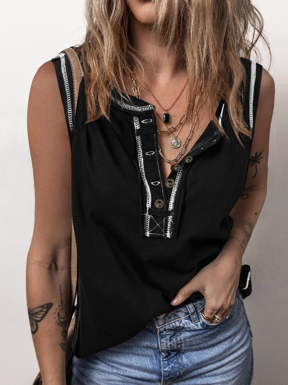 Chic Black Henley Tank Top with Exposed Seam & Contrast Stitching