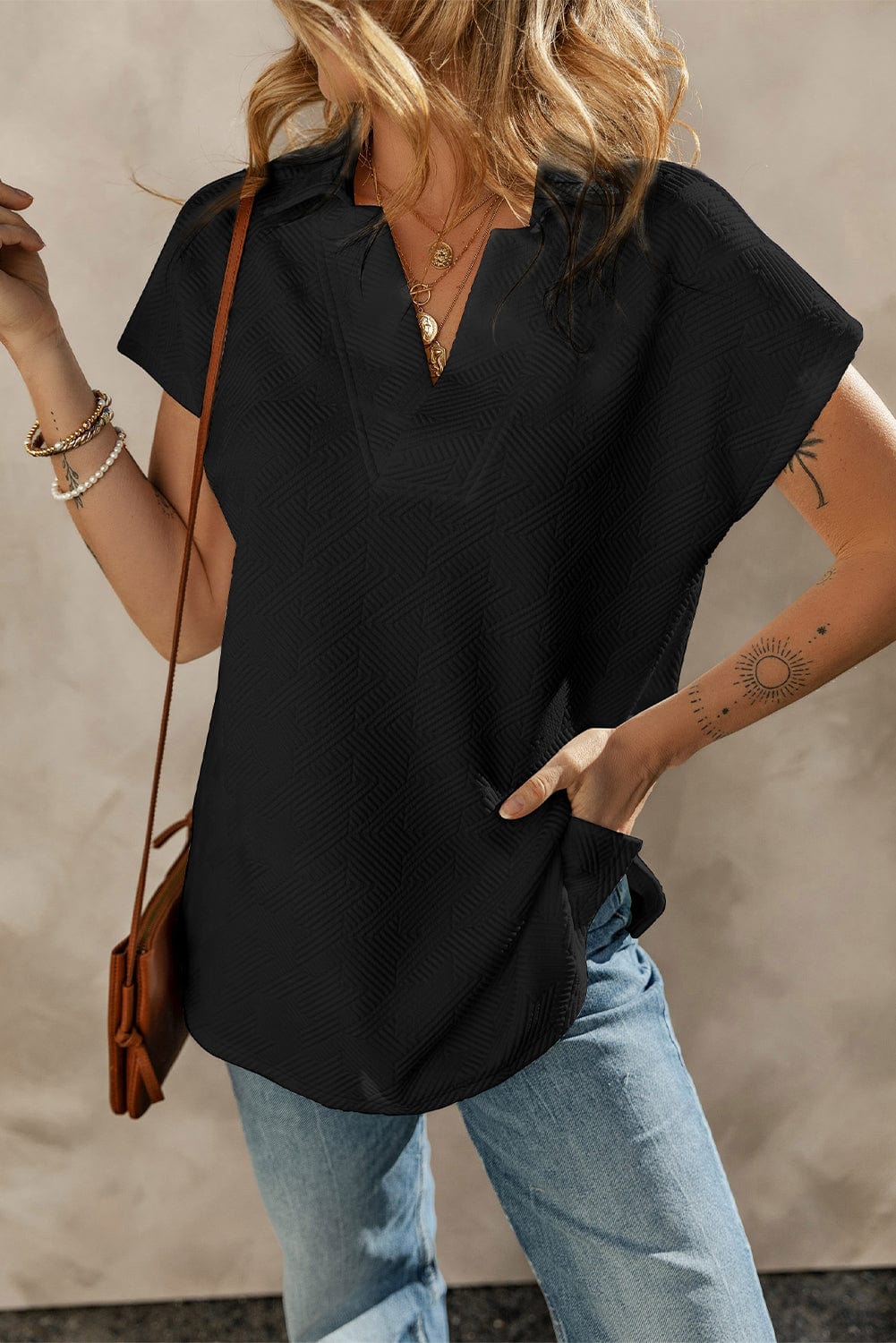 Chic Black Textured V Neck Short Sleeve Top with Collar