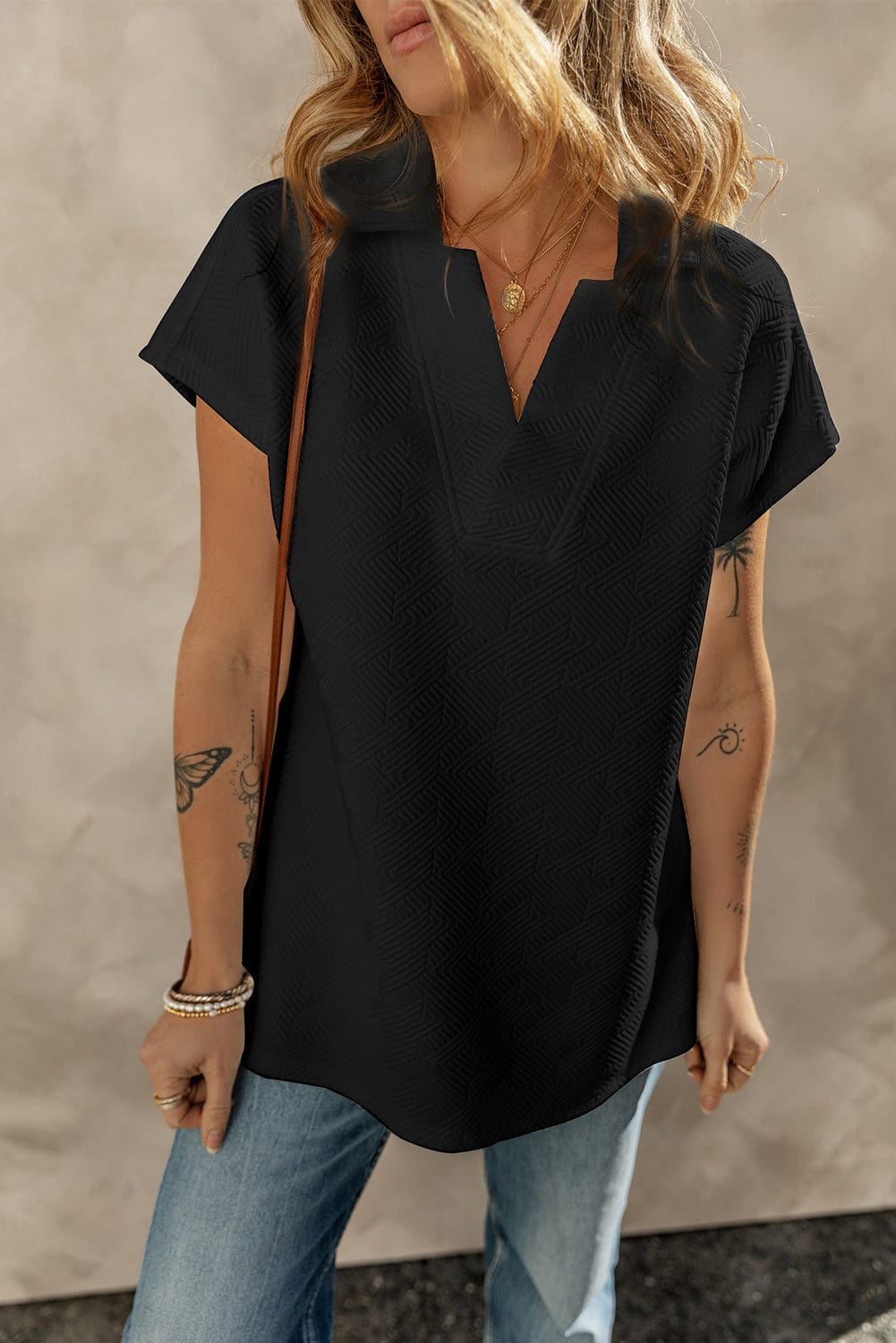 Chic Black Textured V Neck Short Sleeve Top with Collar