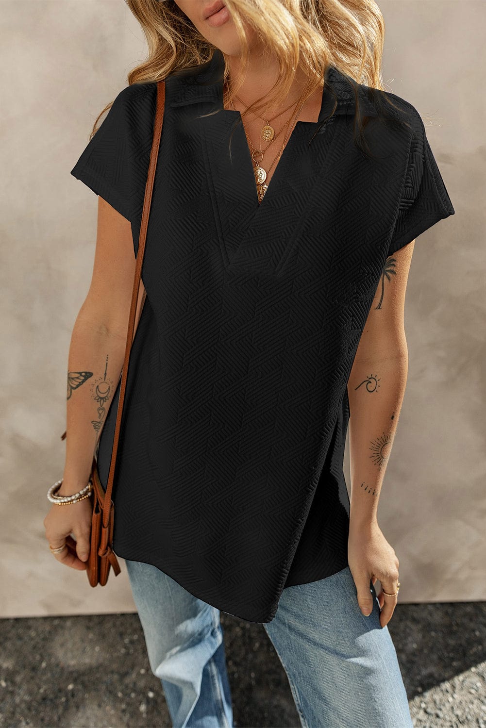 Chic Black Textured V Neck Short Sleeve Top with Collar