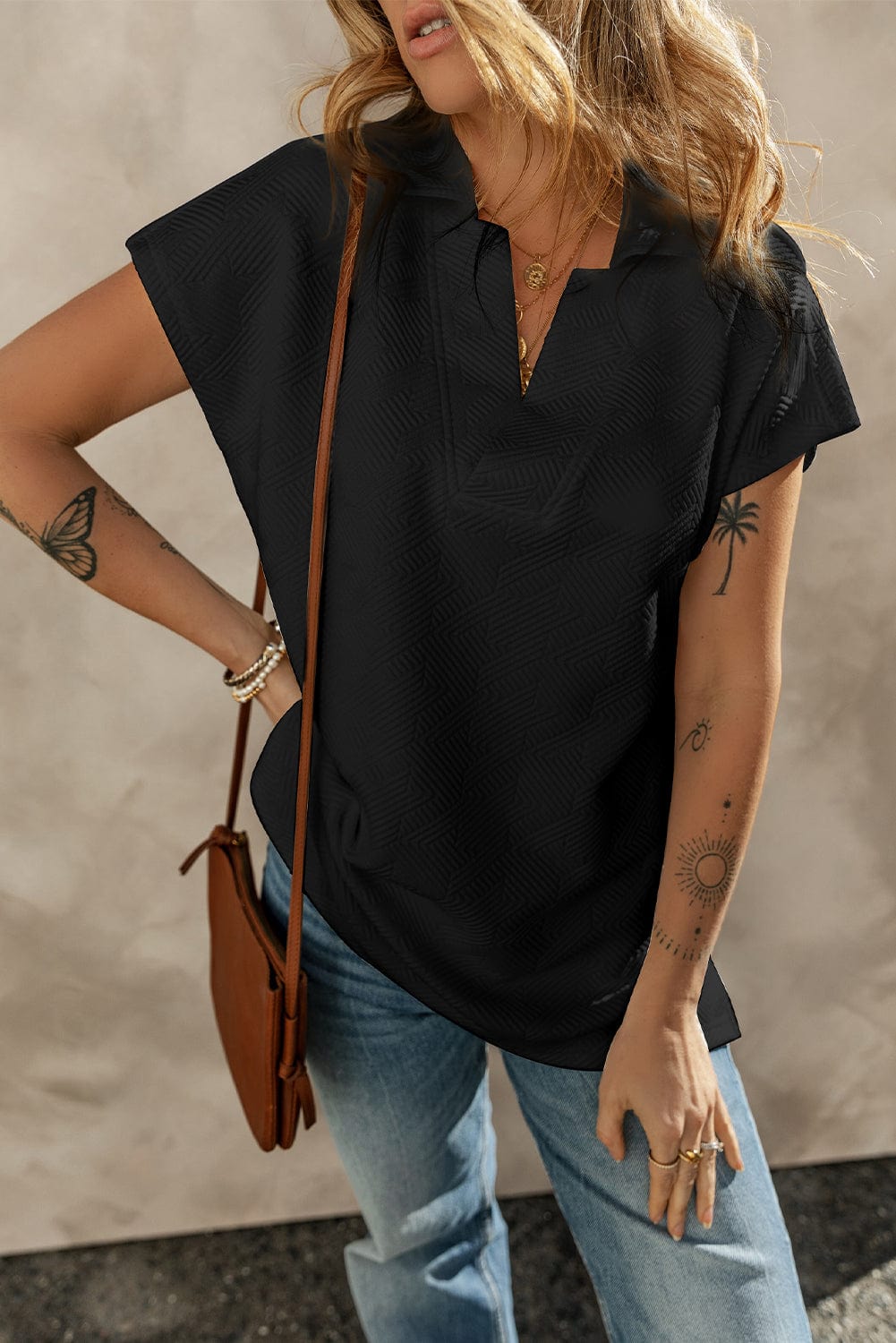 Chic Black Textured V Neck Short Sleeve Top with Collar