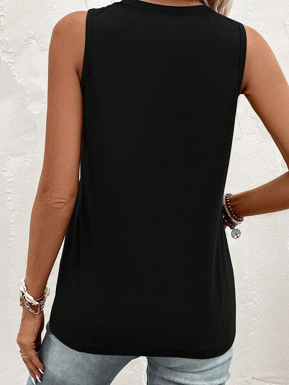 Chic Black V Neck Sleeveless Tank Top with Patched Pocket