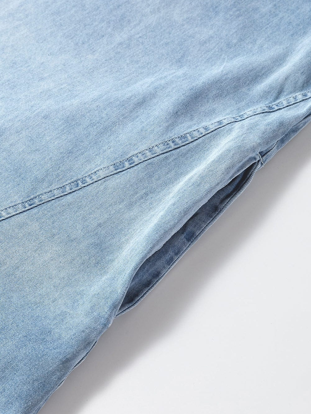 Chic Denim V-Neck Sleeveless Dress in Beau Blue Chambray