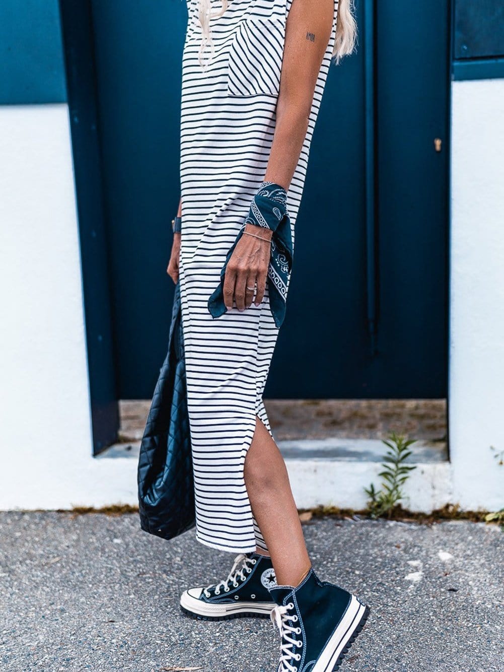 Chic Striped Sleeveless Maxi Dress with Shoulder Padding