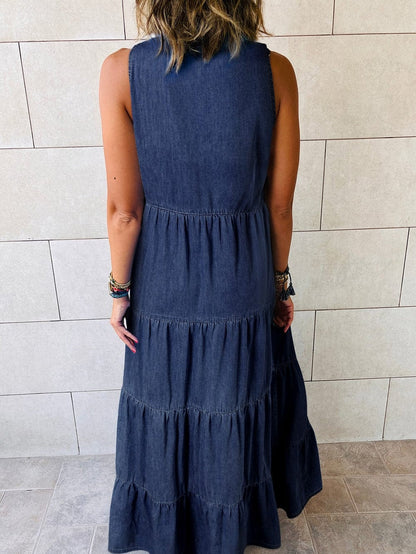 Chic Teal Tiered Chambray Maxi Dress with Sleeveless Style