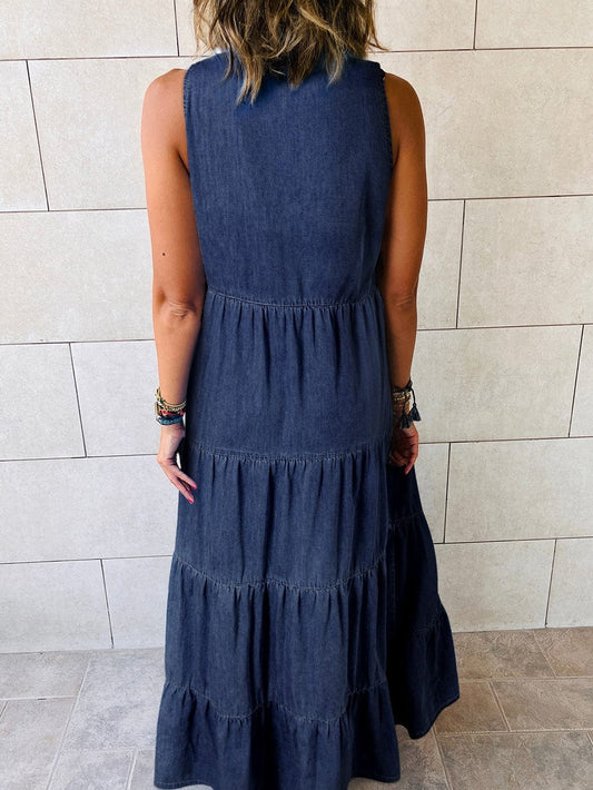 Chic Teal Tiered Chambray Maxi Dress with Sleeveless Style