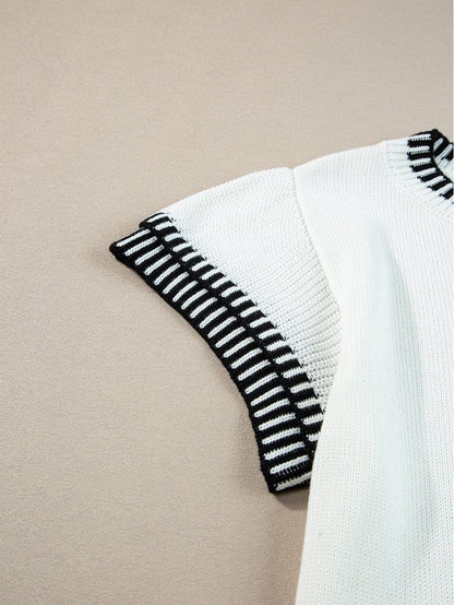 Chic White Batwing Sleeve Knit Top with Contrast Trim