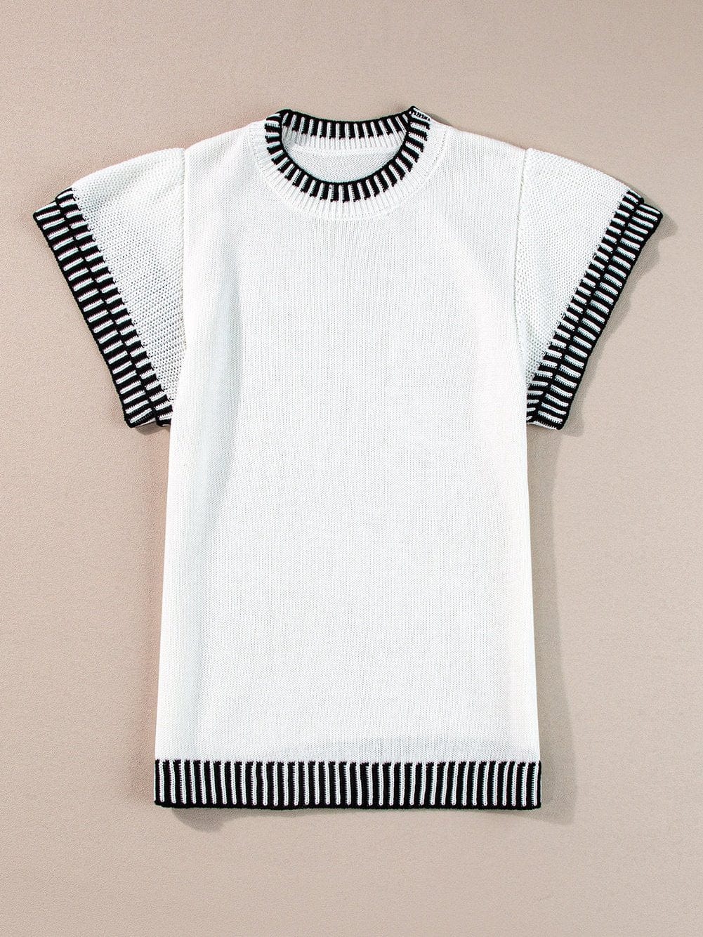 Chic White Batwing Sleeve Knit Top with Contrast Trim