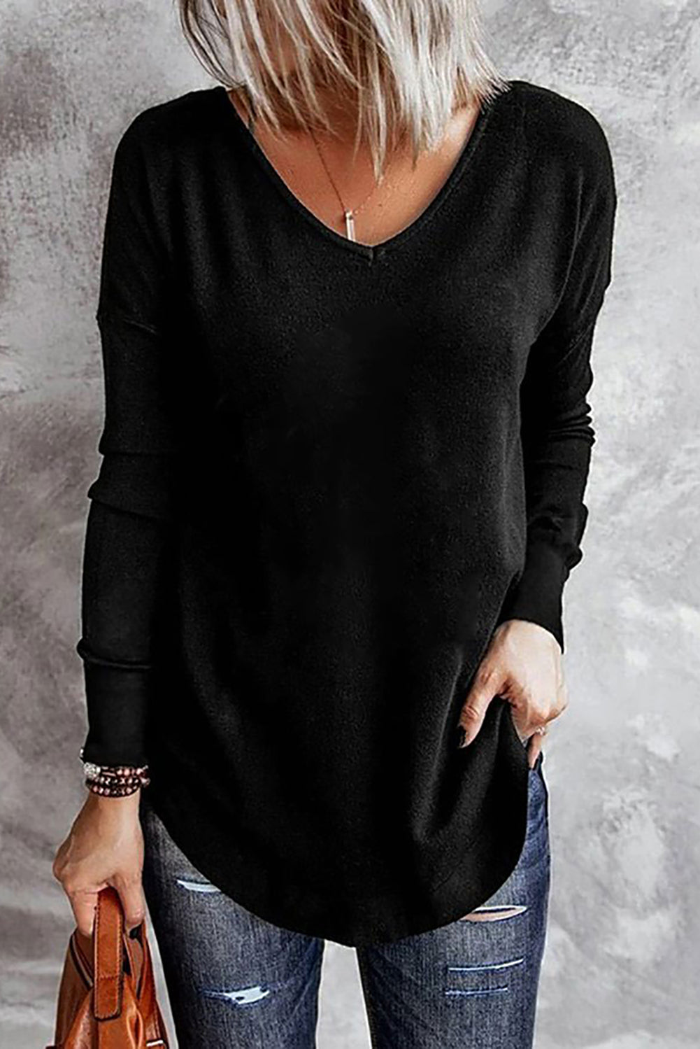 Elegant Black V-Neck Knit Top with Long Sleeves