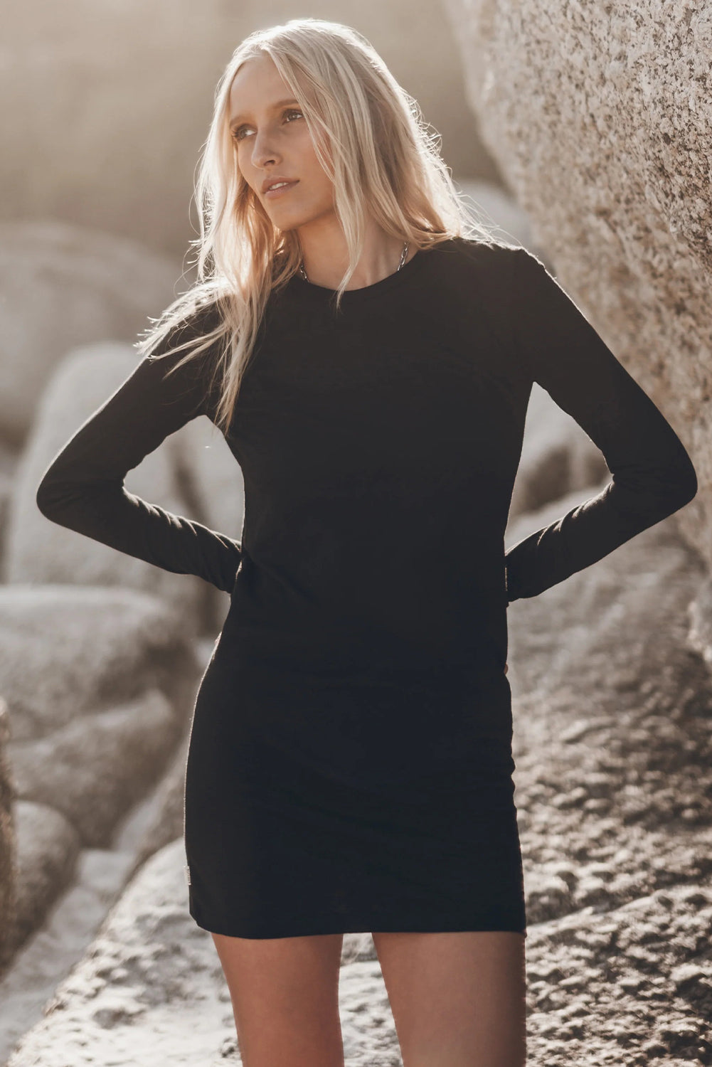 Black Solid Color Round Neck Thumbhole Sleeve Mini T Shirt Dress