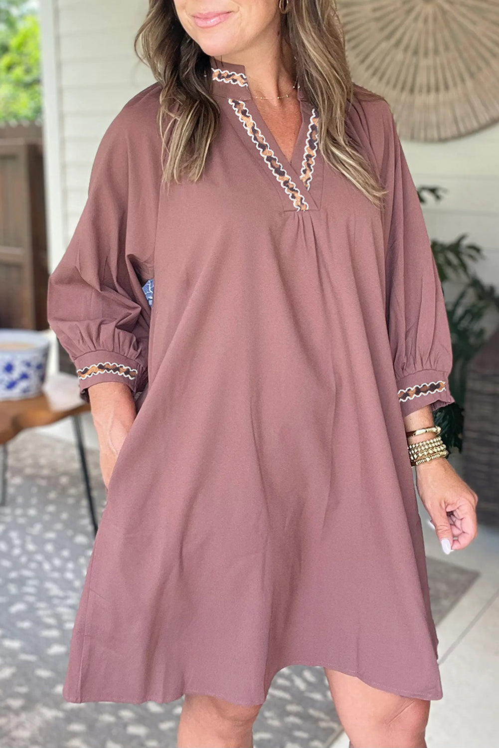 Old Rose Contrast Trim V Neck Bracelet Sleeve Shift Mini Dress