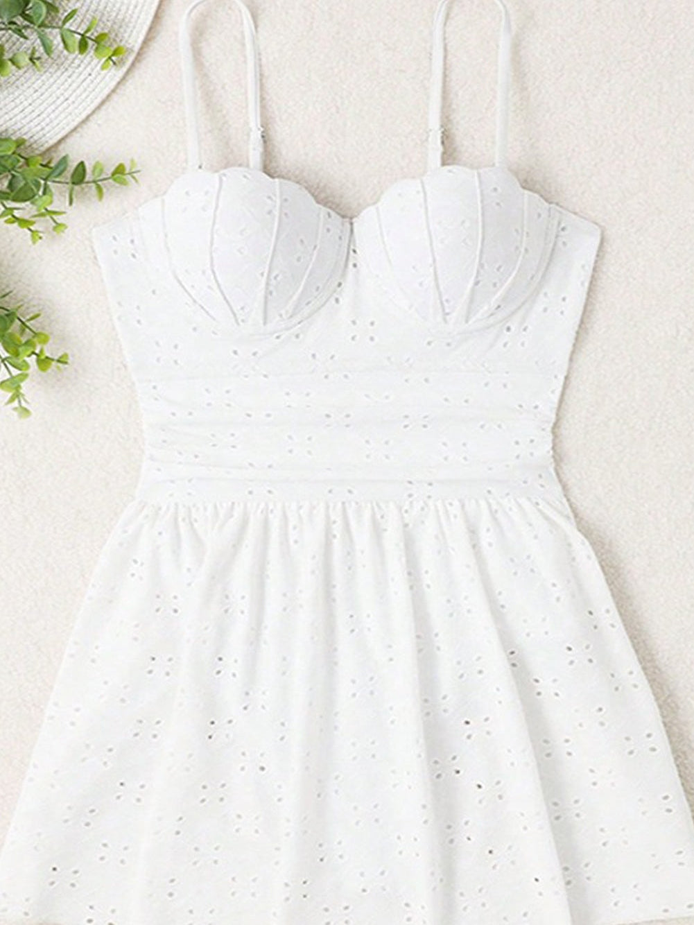 Elegant White Eyelet Two-Piece Tankini with Fit and Flare Silhouette