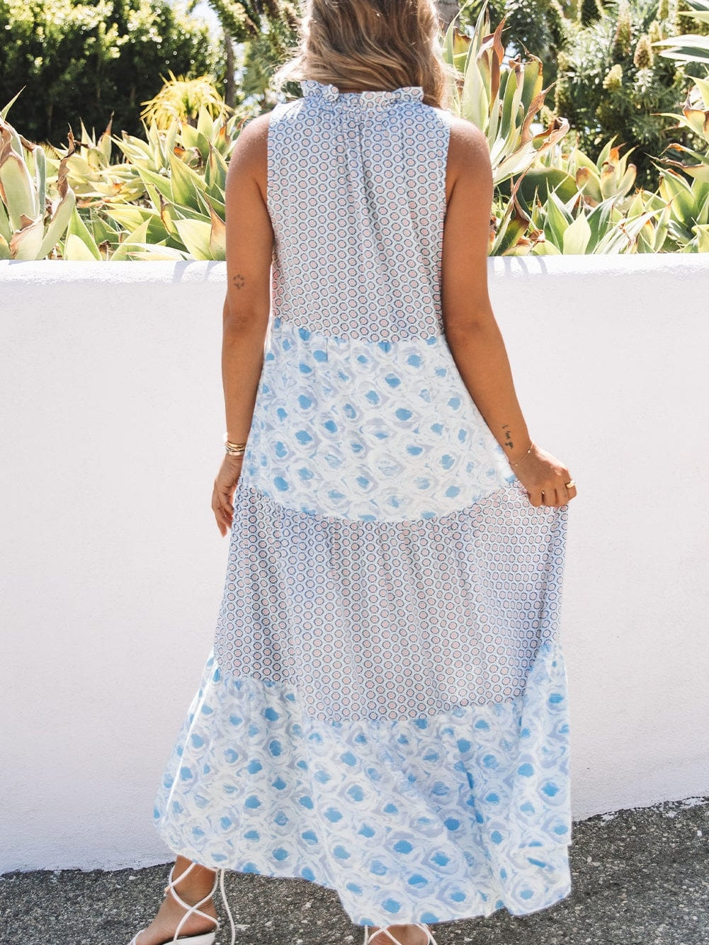 Diamond Blue Abstract Print V-Neck Sleeveless Maxi Dress
