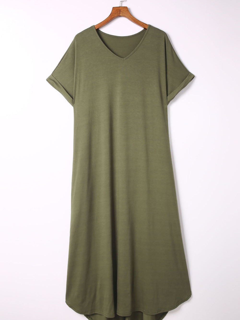 Emerald V-Neck Maxi Dress with Rolled Cuffs for Curvy Women