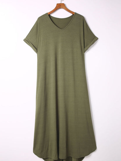 Emerald V-Neck Maxi Dress with Rolled Cuffs for Curvy Women