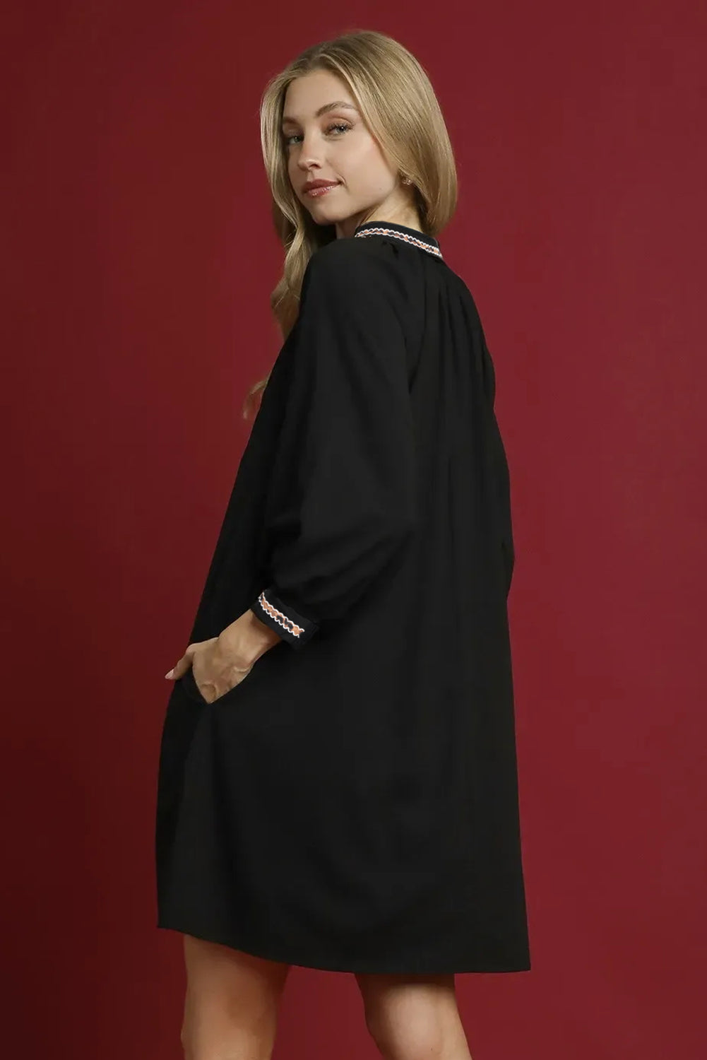 Black Contrast Trim V Neck Bracelet Sleeve Shift Mini Dress