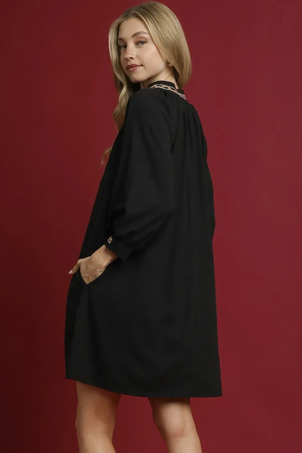 Black Contrast Trim V Neck Bracelet Sleeve Shift Mini Dress