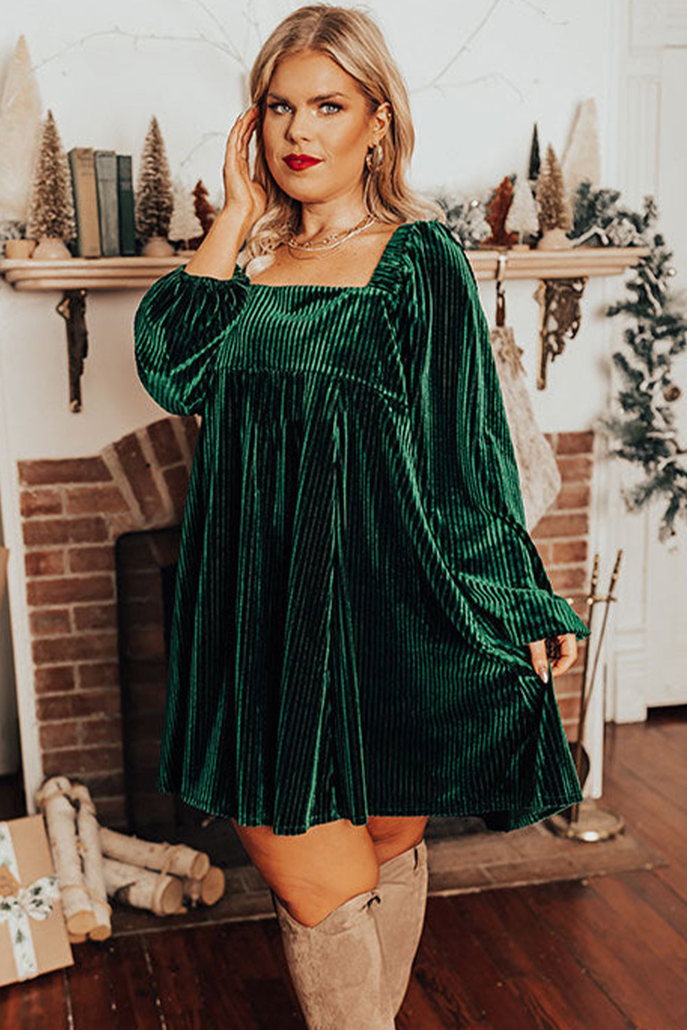 Blackish Green Textured Velvet Square Neck Bubble Sleeve Plus Mini Dress