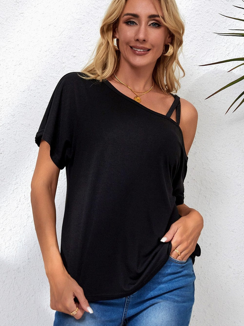 Edgy Black Criss Cross One Shoulder T-Shirt with Asymmetric Style