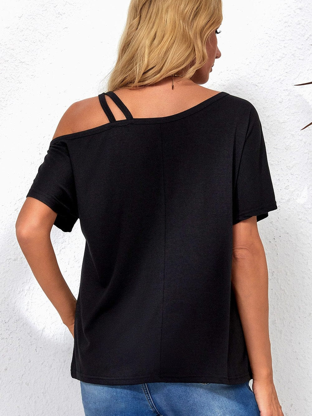Edgy Black Criss Cross One Shoulder T-Shirt with Asymmetric Style
