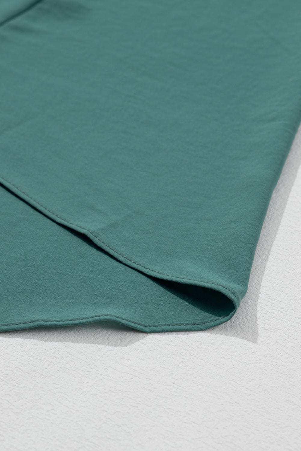 Elegant Black and Green V Neck Pleated Maxi Dress with Short Sleeves