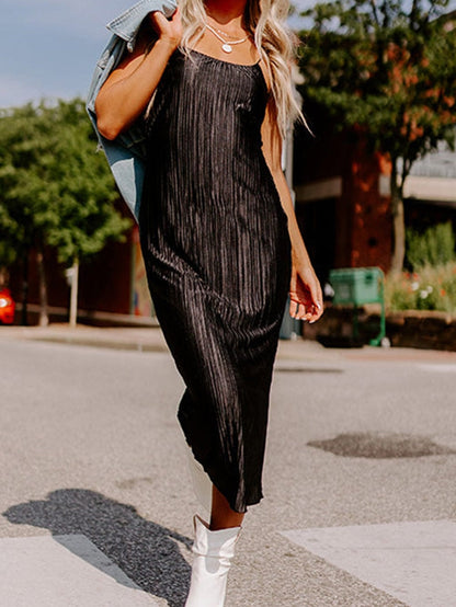 Elegant Black Backless Pleated Midi Dress with Spaghetti Straps