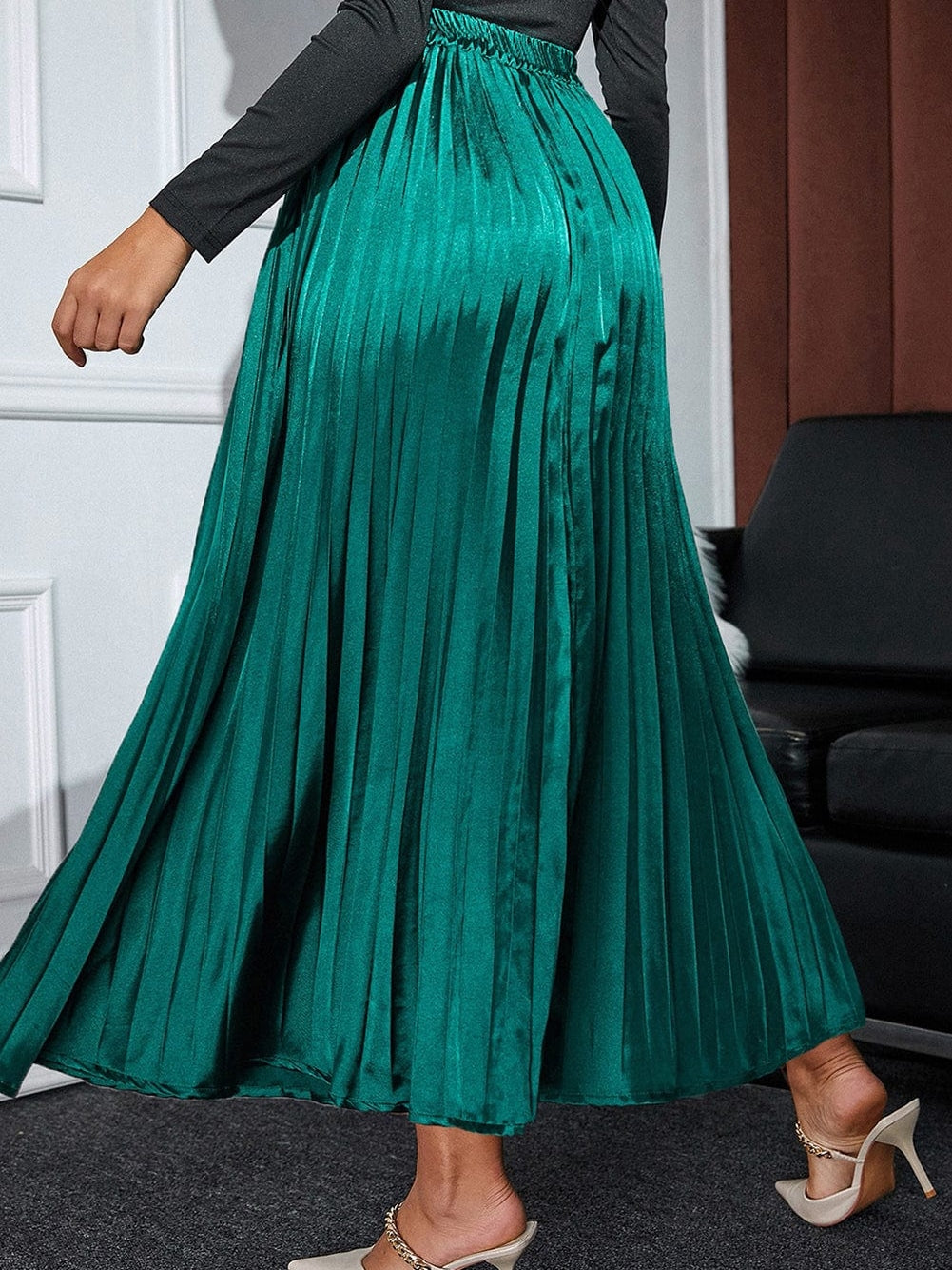 Elegant Green Satin Pleated Maxi Skirt with Elastic Waist