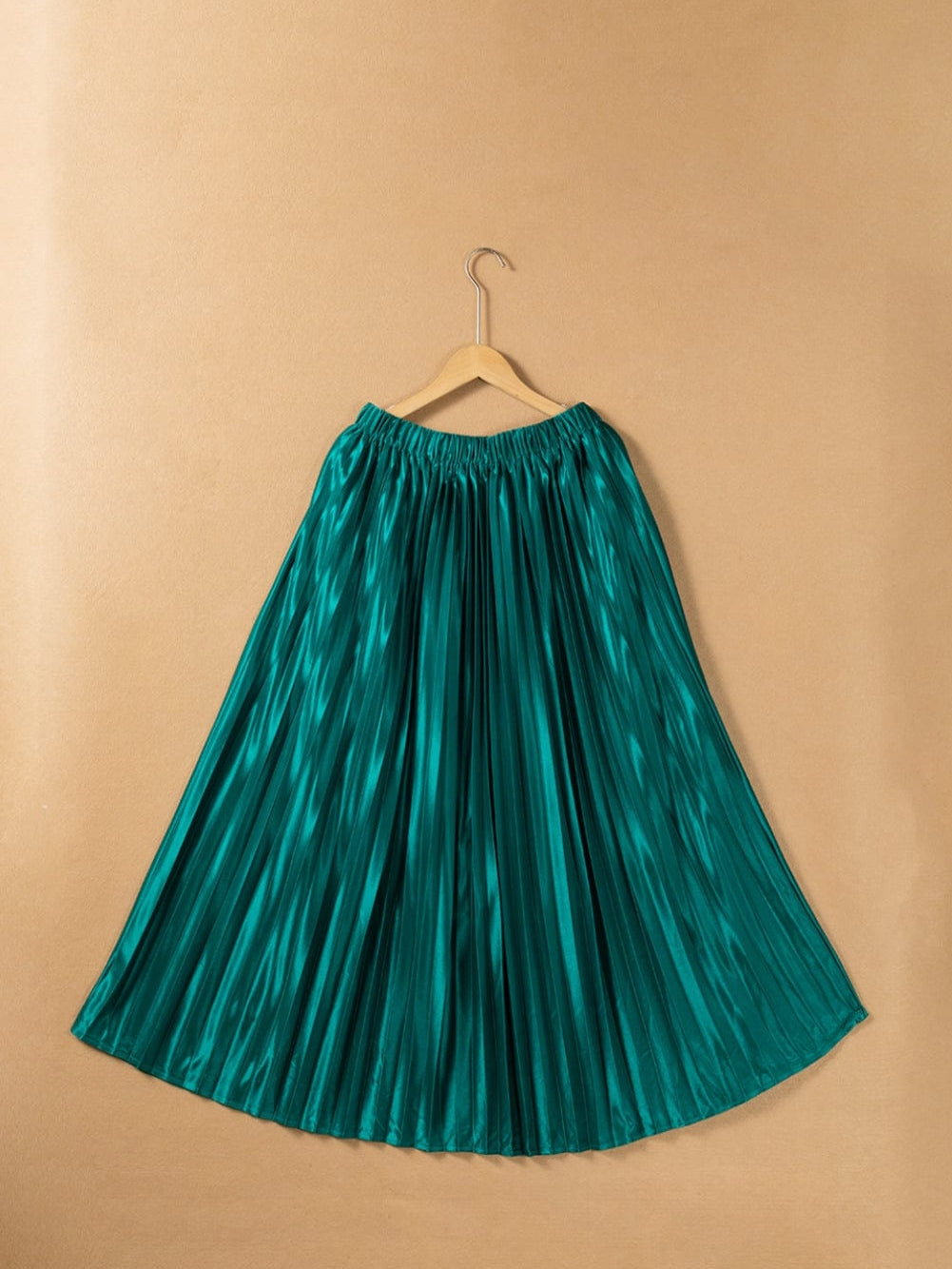 Elegant Green Satin Pleated Maxi Skirt with Elastic Waist