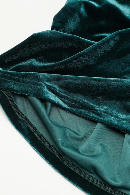 Elegant Green Velvet Ruched Bodycon Dress with Puff Sleeves