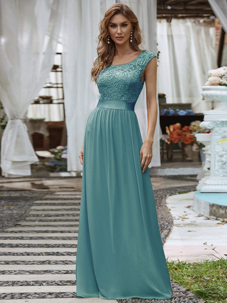 Elegant Lace Bridesmaid Dresses for a Stylish Wedding