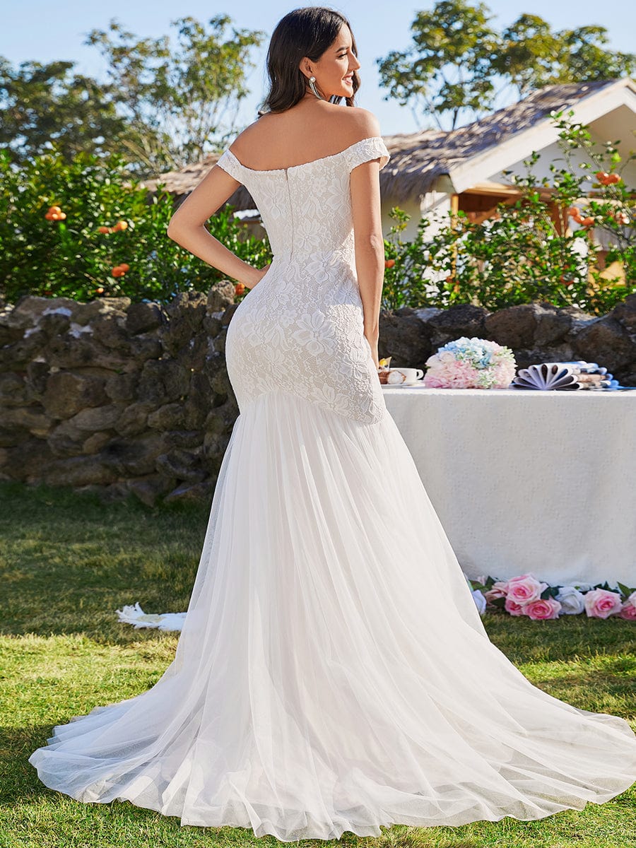 Elegant Lace Fishtail Wedding Gown with Off-Shoulder Sleeves